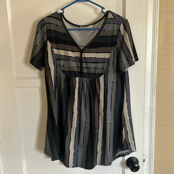 Short sleeve tunic size L - Picture 1 of 2